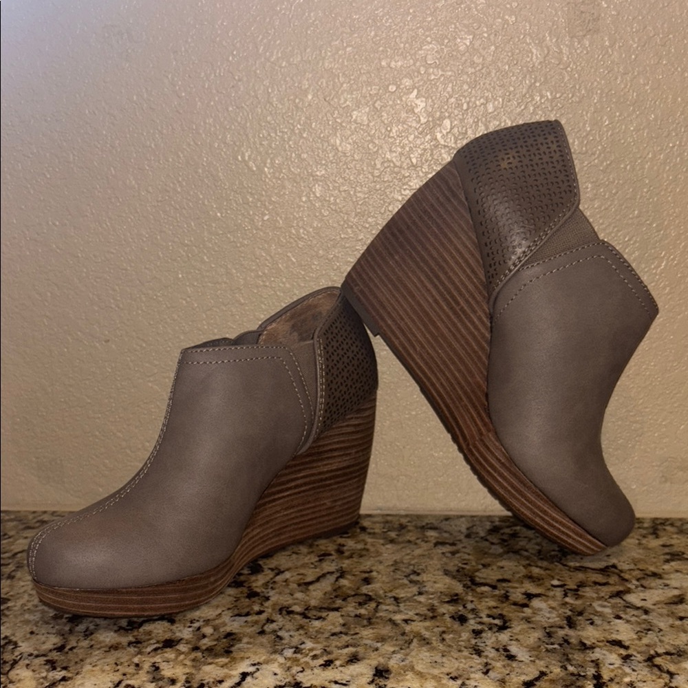 NWOT ⭐️ Dr. Scholl's Brown Wedge Ankle Booties sz 8